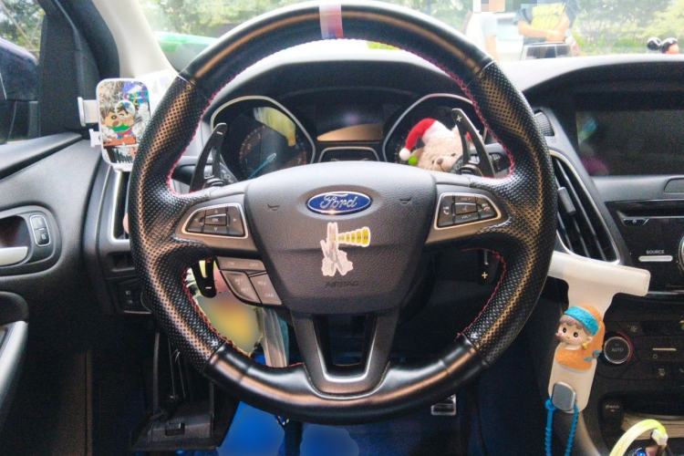 Used Ford Focus 2017 Hatchback EcoBoost 180 Automatic Sport Model Steering Wheel