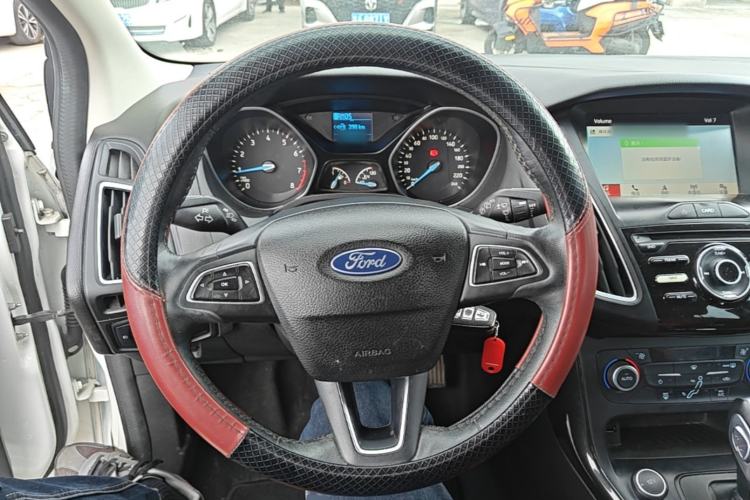 Used Ford Focus 2017 Hatchback 1.6L Automatic Fashion Edition Smart Drive Version Steering Wheel