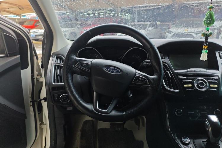 Used Ford Focus 2017 Hatchback 1.6L Automatic Fashion Edition Smart Drive Version Steering Wheel