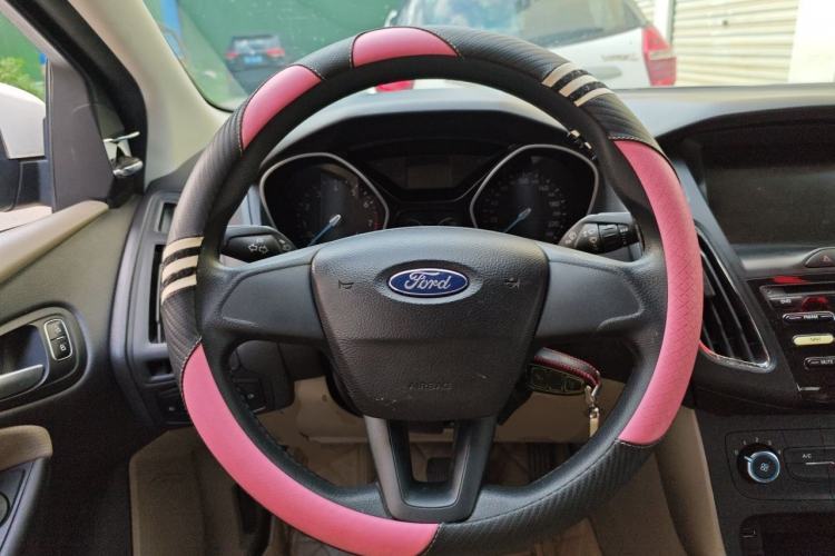 Used Ford Focus 2017 Sedan 1.6L Automatic Comfort Plus SmartDrive Edition Steering Wheel