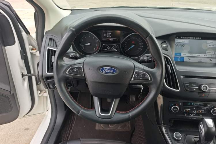 Used Ford Focus 2017 1.5T CTCC White and Black Limited Edition Steering Wheel