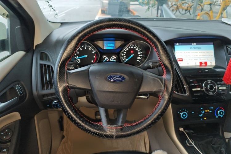 Used Ford Focus 2017 Sedan 1.6L Manual Comfort Plus SmartDrive Edition Steering Wheel