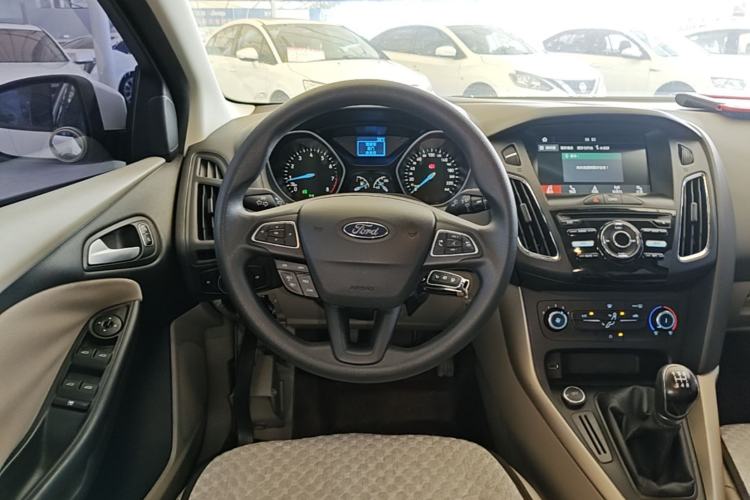 Used Ford Focus 2017 Sedan 1.6L Manual Comfort Plus SmartDrive Edition Steering Wheel