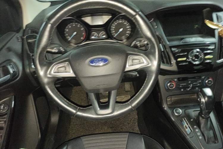 Used Ford Focus 2017 Hatchback 1.6L Automatic Fashion Edition Smart Drive Version Steering Wheel