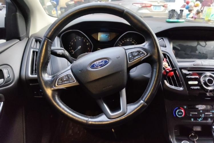 Used Ford Focus 2017 Hatchback 1.6L Automatic Fashion Edition Smart Drive Version Steering Wheel