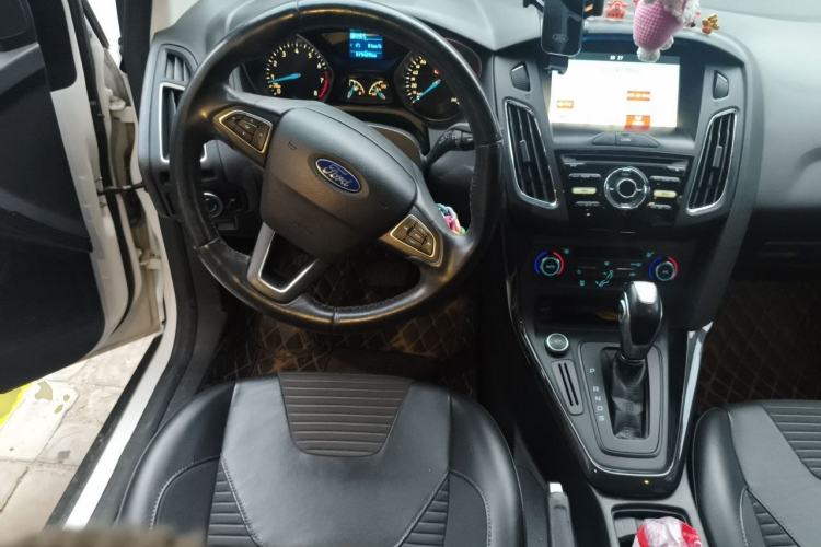 Used Ford Focus 2017 Hatchback 1.6L Automatic Fashion Edition Smart Drive Version Steering Wheel