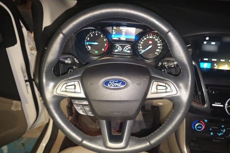 Used Ford Focus 2017 Sedan EcoBoost 180 Automatic Flagship Model Steering Wheel
