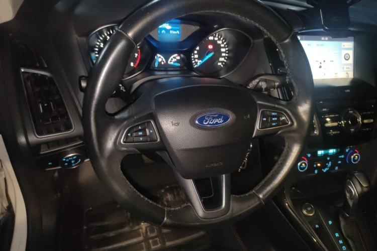 Used Ford Focus 2017 Hatchback EcoBoost 125 Automatic - Ultra-Powerful Style Edition with Smart Drive Features Steering Wheel
