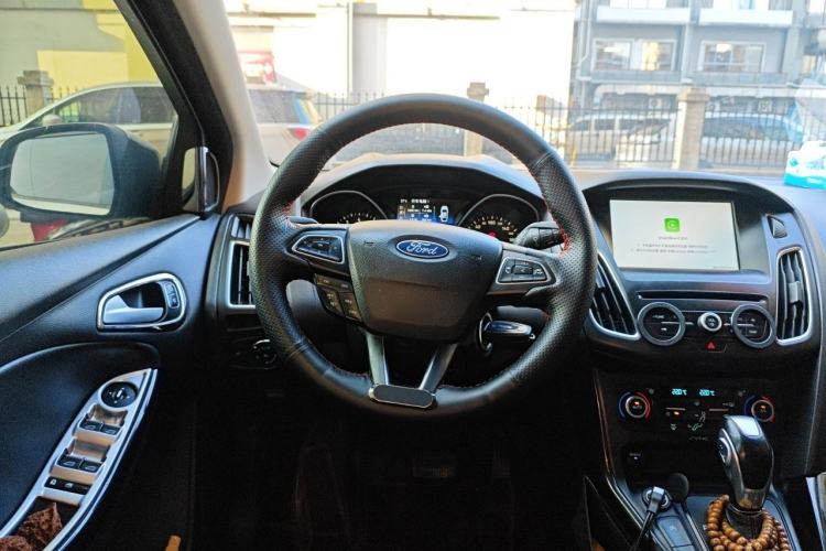 Used Ford Focus 2017 1.5T CTCC White and Black Limited Edition Steering Wheel
