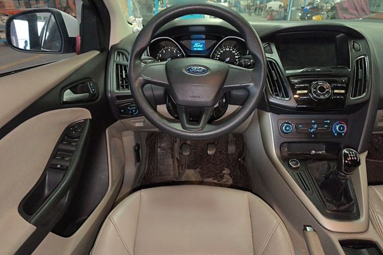 Used Ford Focus 2017 Sedan 1.6L Manual Comfort Plus SmartDrive Edition Steering Wheel