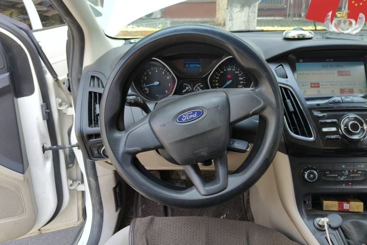Used Ford Focus 2017 Sedan 1.6L Manual Comfort Plus SmartDrive Edition Steering Wheel