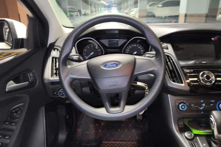 Used Ford Focus 2017 Hatchback 1.6L Automatic Comfort Plus SmartDrive Edition Steering Wheel
