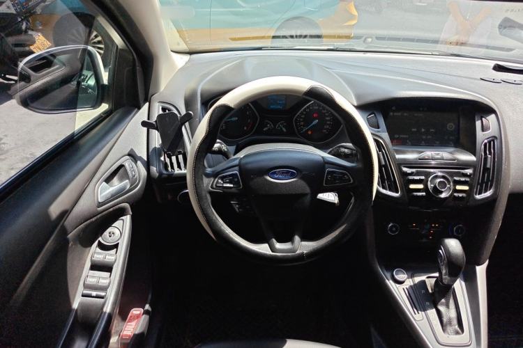 Used Ford Focus 2017 Hatchback 1.6L Automatic Comfort Plus SmartDrive Edition Steering Wheel