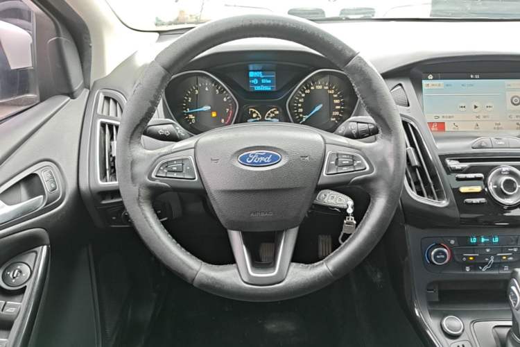 Used Ford Focus 2017 Sedan 1.6L Automatic Fashion Edition Smart Drive Version Steering Wheel