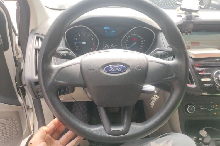 Used Ford Focus 2017 Sedan 1.6L Automatic Comfort Plus SmartDrive Edition Steering Wheel