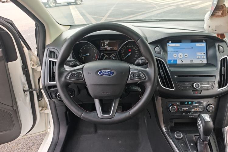 Used Ford Focus 2017 1.5T CTCC White and Black Limited Edition Steering Wheel