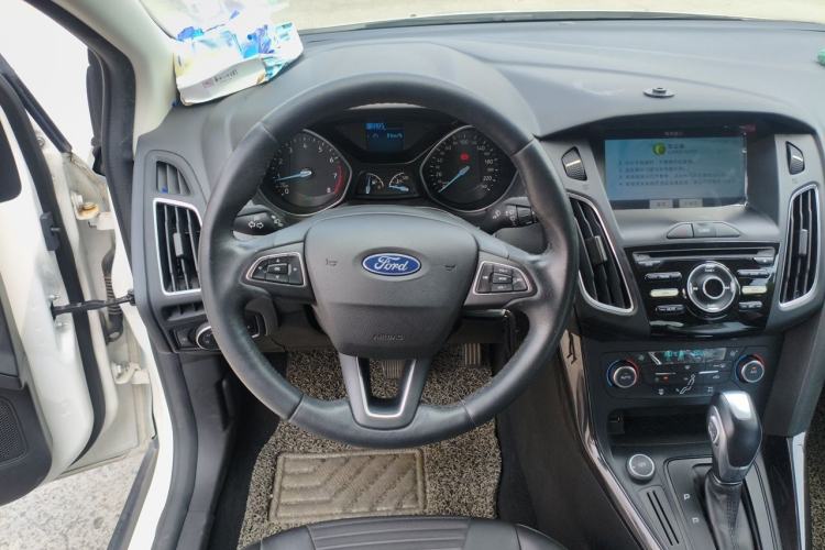 Used Ford Focus 2017 Sedan 1.6L Automatic Fashion Edition Smart Drive Version Steering Wheel