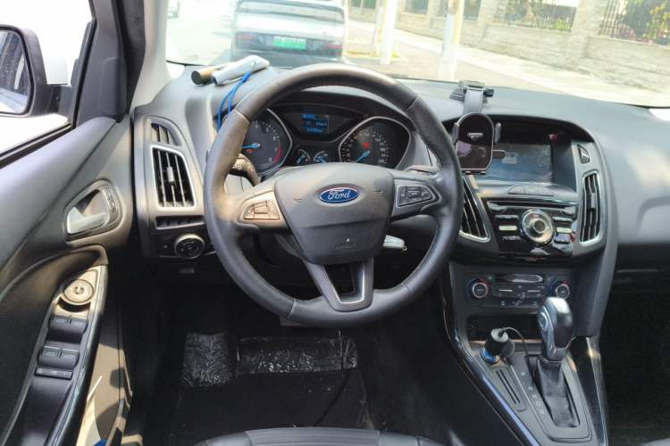Used Ford Focus 2017 Sedan 1.6L Automatic Fashion Edition Smart Drive Version Steering Wheel