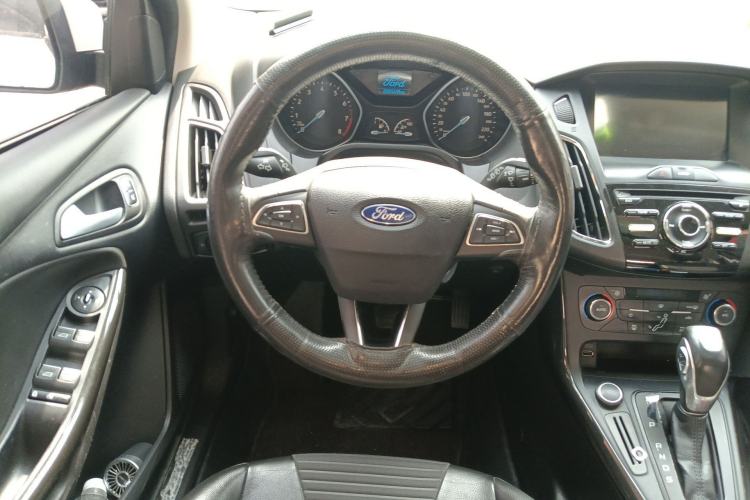 Used Ford Focus 2017 Hatchback 1.6L Automatic Fashion Edition Smart Drive Version Steering Wheel