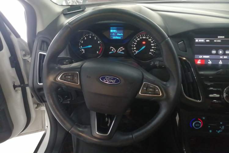 Used Ford Focus 2017 Sedan 1.6L Automatic Fashion Edition Smart Drive Version Steering Wheel