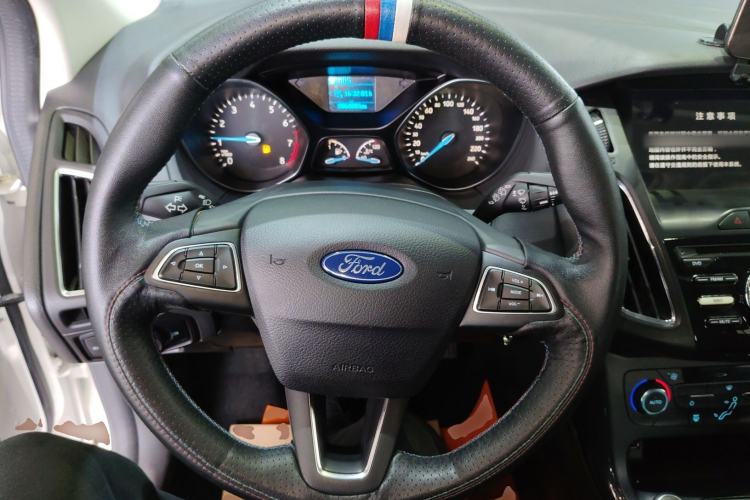 Used Ford Focus 2017 Hatchback 1.6L Automatic Fashion Edition Smart Drive Version Steering Wheel
