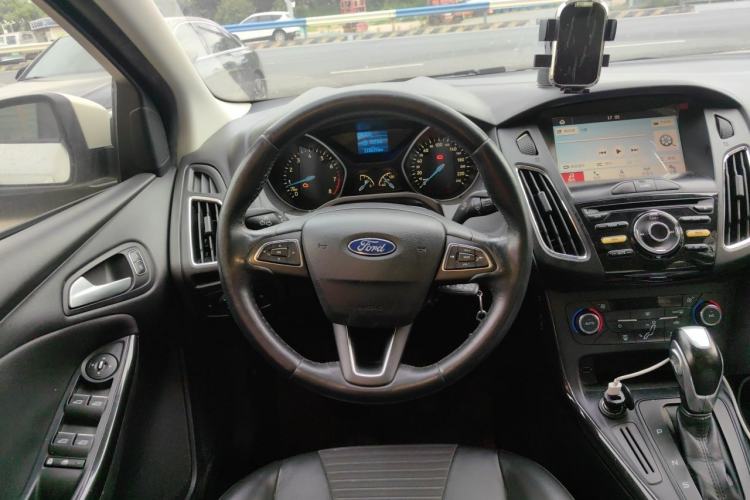 Used Ford Focus 2017 Sedan 1.6L Automatic Fashion Edition Smart Drive Version Steering Wheel