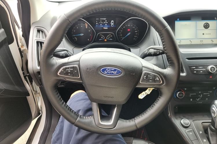 Used Ford Focus 2017 Sedan EcoBoost 180 Automatic Elite Model Steering Wheel
