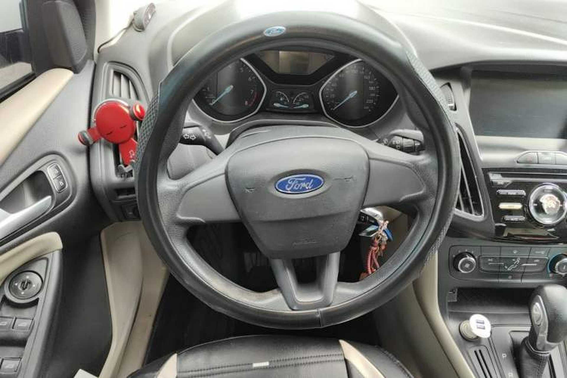 Used Ford Focus 2017 Sedan 1.6L Automatic Comfort Plus SmartDrive Edition Steering Wheel