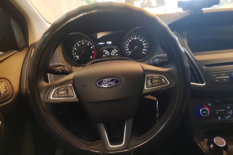 Used Ford Focus 2017 Sedan EcoBoost 180 Automatic Elite Model Steering Wheel