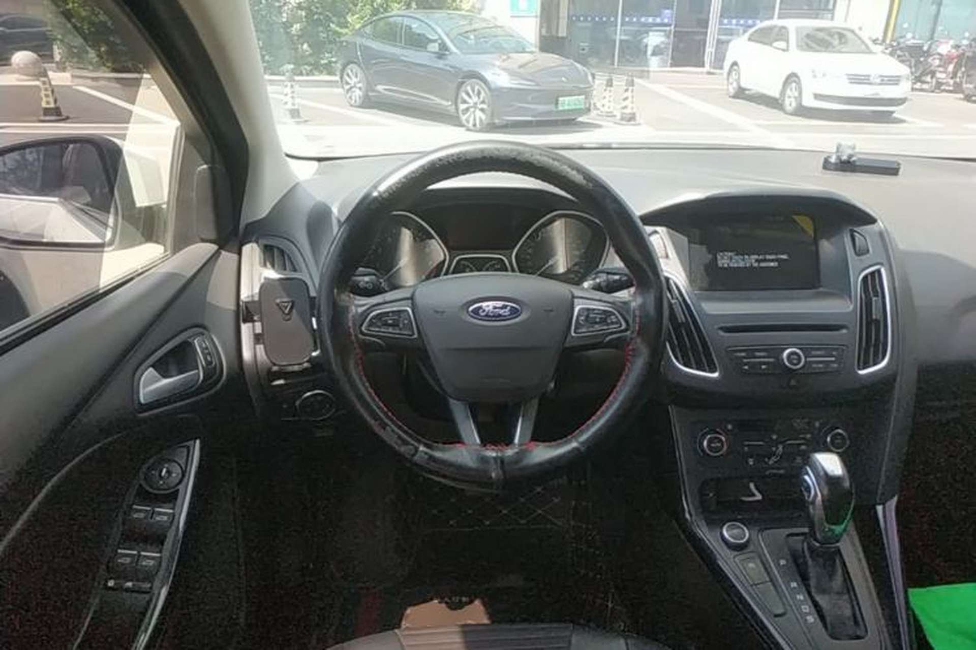 Used Ford Focus 2017 Hatchback EcoBoost 180 Automatic Elite Model Steering Wheel