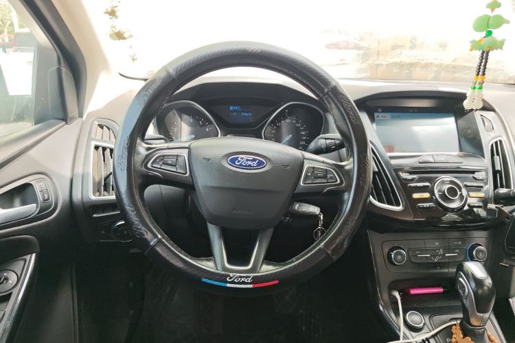Used Ford Focus 2017 Sedan 1.6L Automatic Fashion Edition Smart Drive Version Steering Wheel