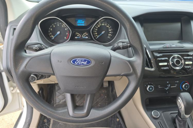 Used Ford Focus 2017 Sedan 1.6L Automatic Comfort Plus SmartDrive Edition Steering Wheel