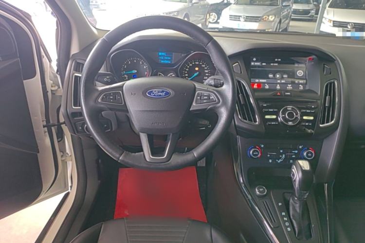 Used Ford Focus 2017 Hatchback 1.6L Automatic Fashion Edition Smart Drive Version Steering Wheel