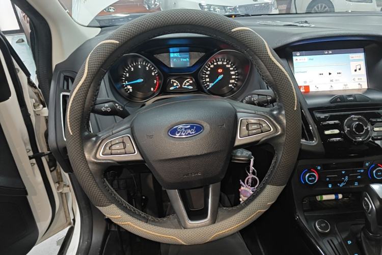 Used Ford Focus 2017 Hatchback 1.6L Automatic Fashion Edition Smart Drive Version Steering Wheel