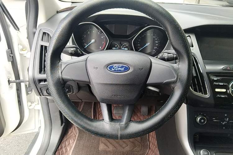 Used Ford Focus 2017 Hatchback 1.6L Automatic Comfort Plus SmartDrive Edition Steering Wheel