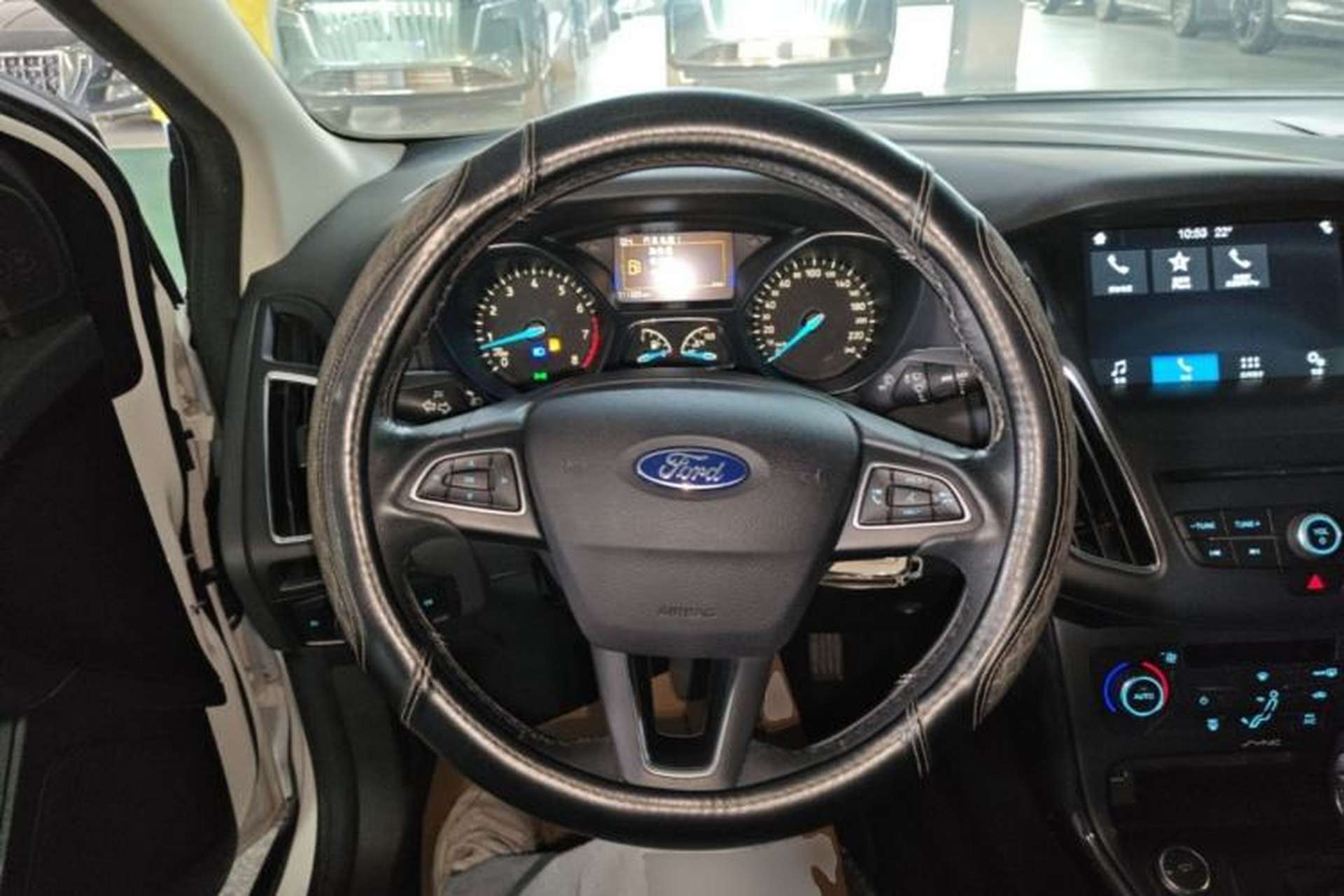 Used Ford Focus 2017 Sedan EcoBoost 180 Automatic Elite Model Steering Wheel