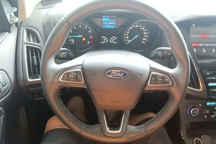 Used Ford Focus 2017 Hatchback EcoBoost 125 Automatic - Ultra-Powerful Style Edition with Smart Drive Features Steering Wheel