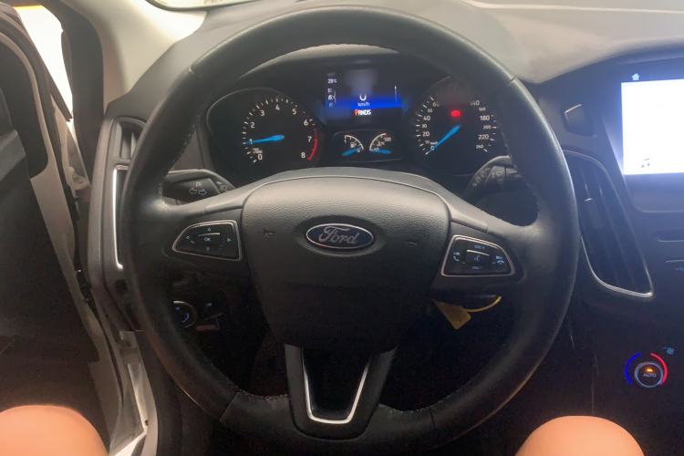 Used Ford Focus 2017 Hatchback EcoBoost 180 Automatic Elite Model Steering Wheel