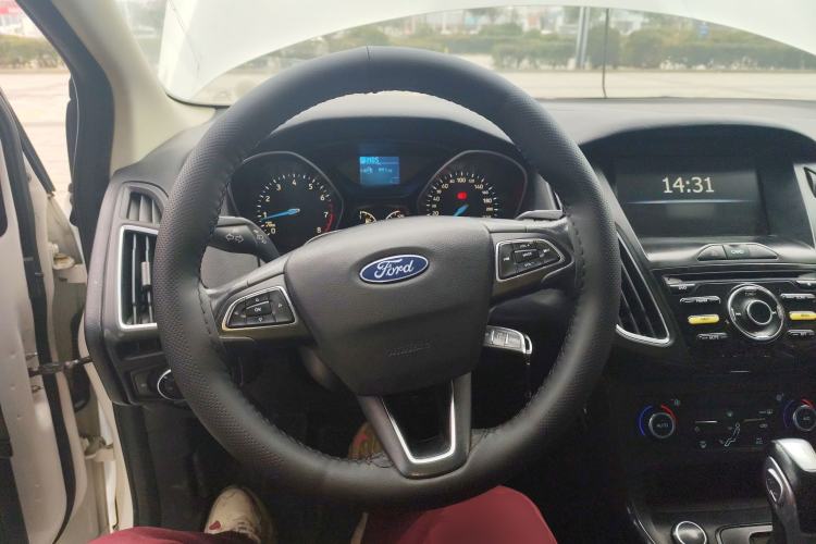 Used Ford Focus 2017 Sedan 1.6L Automatic Fashion Edition Smart Drive Version Steering Wheel
