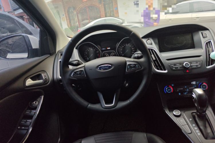 Used Ford Focus 2017 Hatchback EcoBoost 180 Automatic Elite Model Steering Wheel