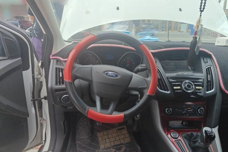 Used Ford Focus 2017 Hatchback 1.6L Manual Comfort Plus SmartDrive Edition Steering Wheel