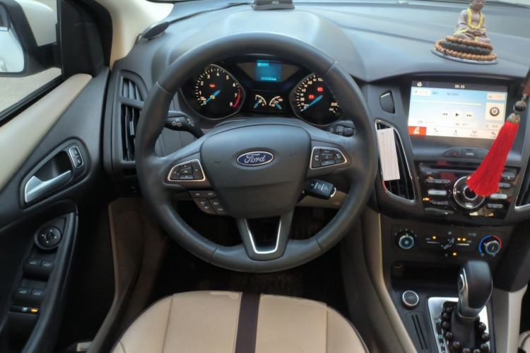 Used Ford Focus 2017 Sedan 1.6L Automatic Comfort Plus SmartDrive Edition Steering Wheel
