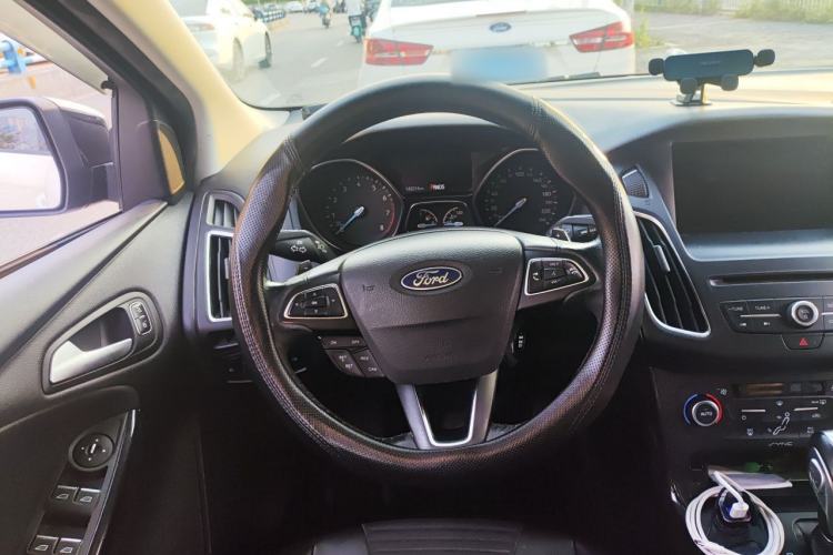 Used Ford Focus 2017 1.5T CTCC White and Black Limited Edition Steering Wheel
