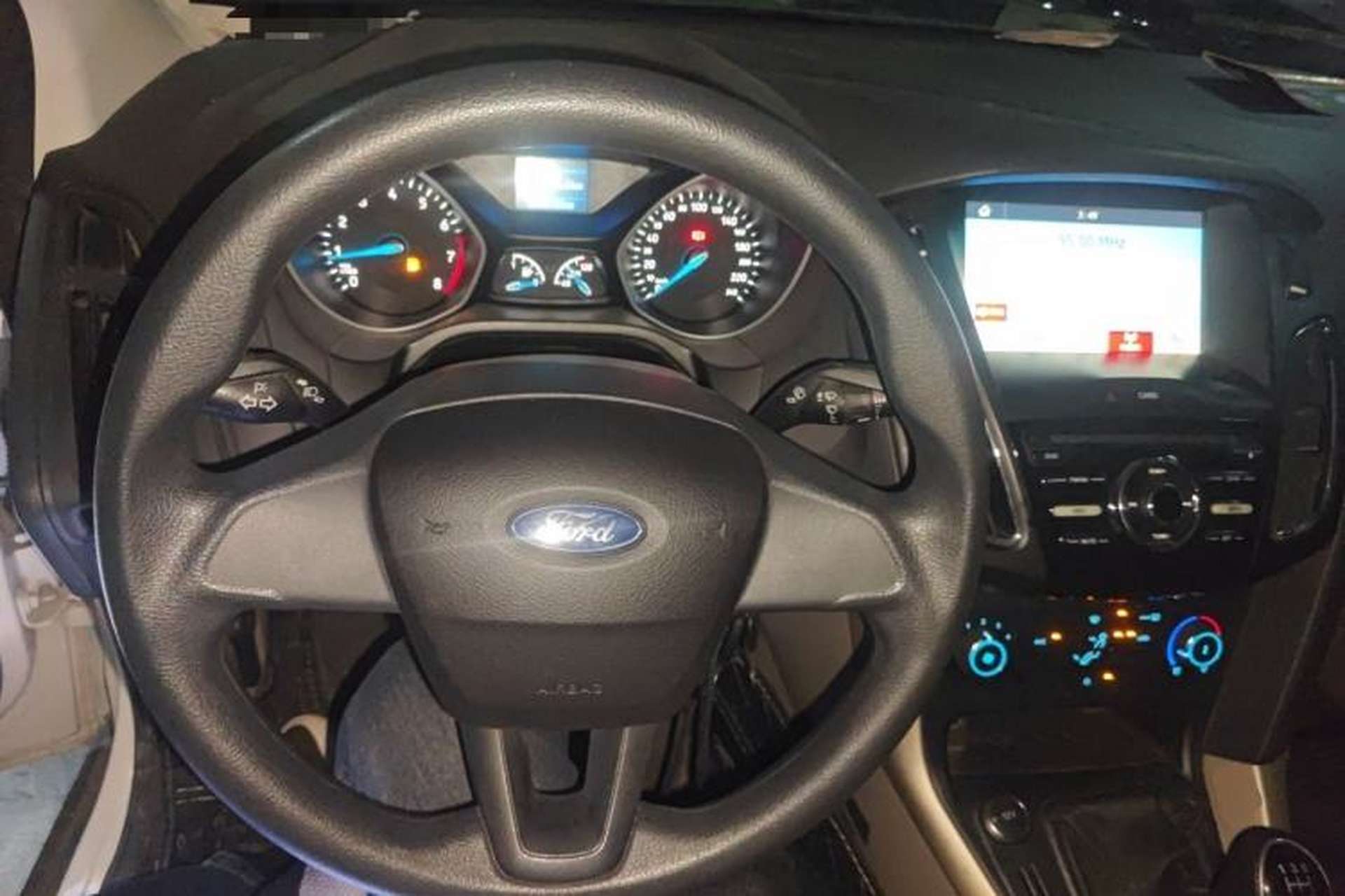 Used Ford Focus 2017 Sedan 1.6L Manual Comfort Plus SmartDrive Edition Steering Wheel
