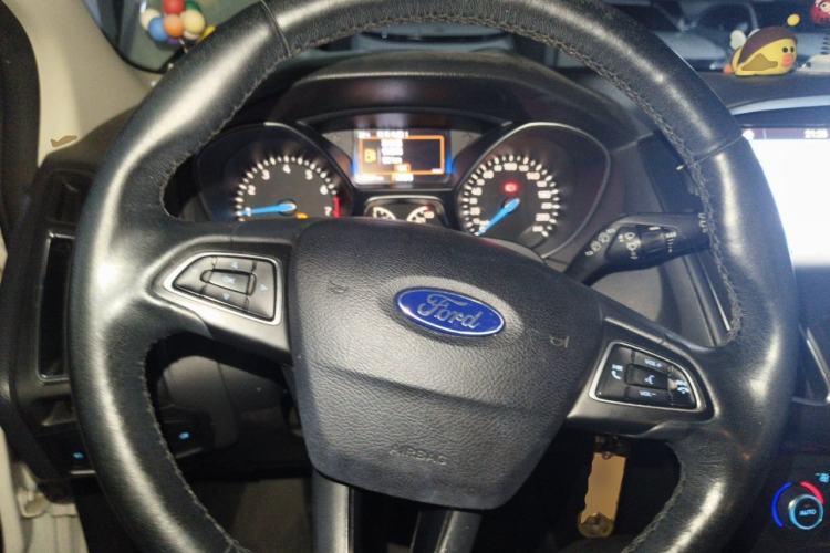 Used Ford Focus 2017 Hatchback EcoBoost 180 Automatic Elite Model Steering Wheel