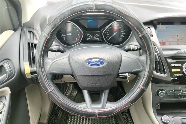 Used Ford Focus 2017 Sedan 1.6L Automatic Comfort Plus SmartDrive Edition Steering Wheel