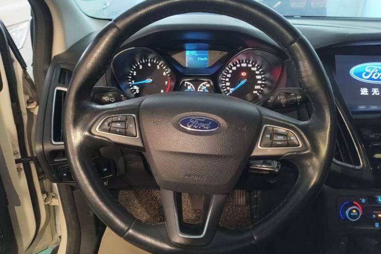Used Ford Focus 2017 Sedan EcoBoost 125 Automatic Supreme Style SmartDrive Edition Steering Wheel