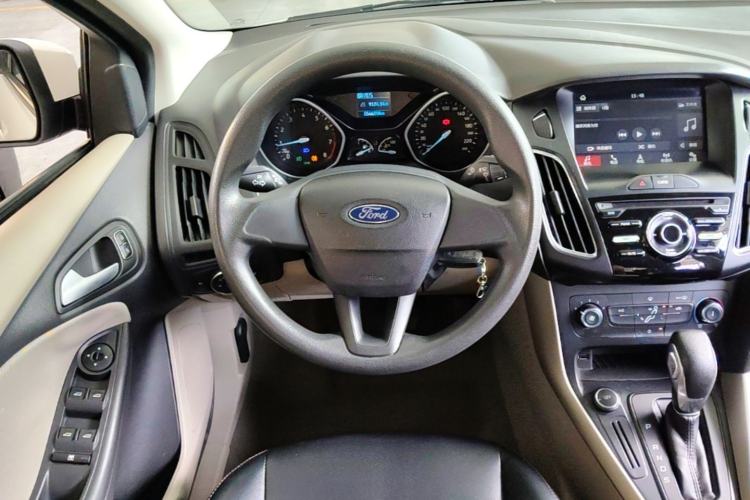 Used Ford Focus 2017 Sedan 1.6L Automatic Comfort Plus SmartDrive Edition Steering Wheel