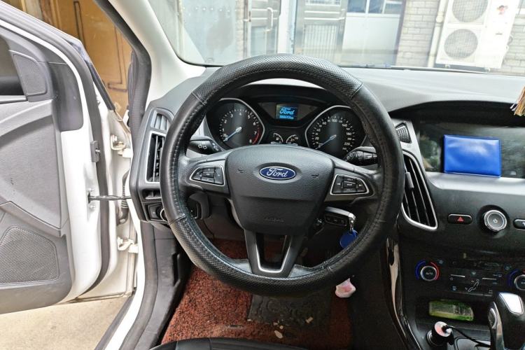 Used Ford Focus 2017 Hatchback 1.6L Automatic Fashion Edition Smart Drive Version Steering Wheel