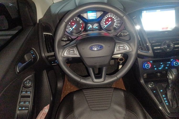 Used Ford Focus 2017 Hatchback EcoBoost 125 Automatic - Ultra-Powerful Style Edition with Smart Drive Features Steering Wheel